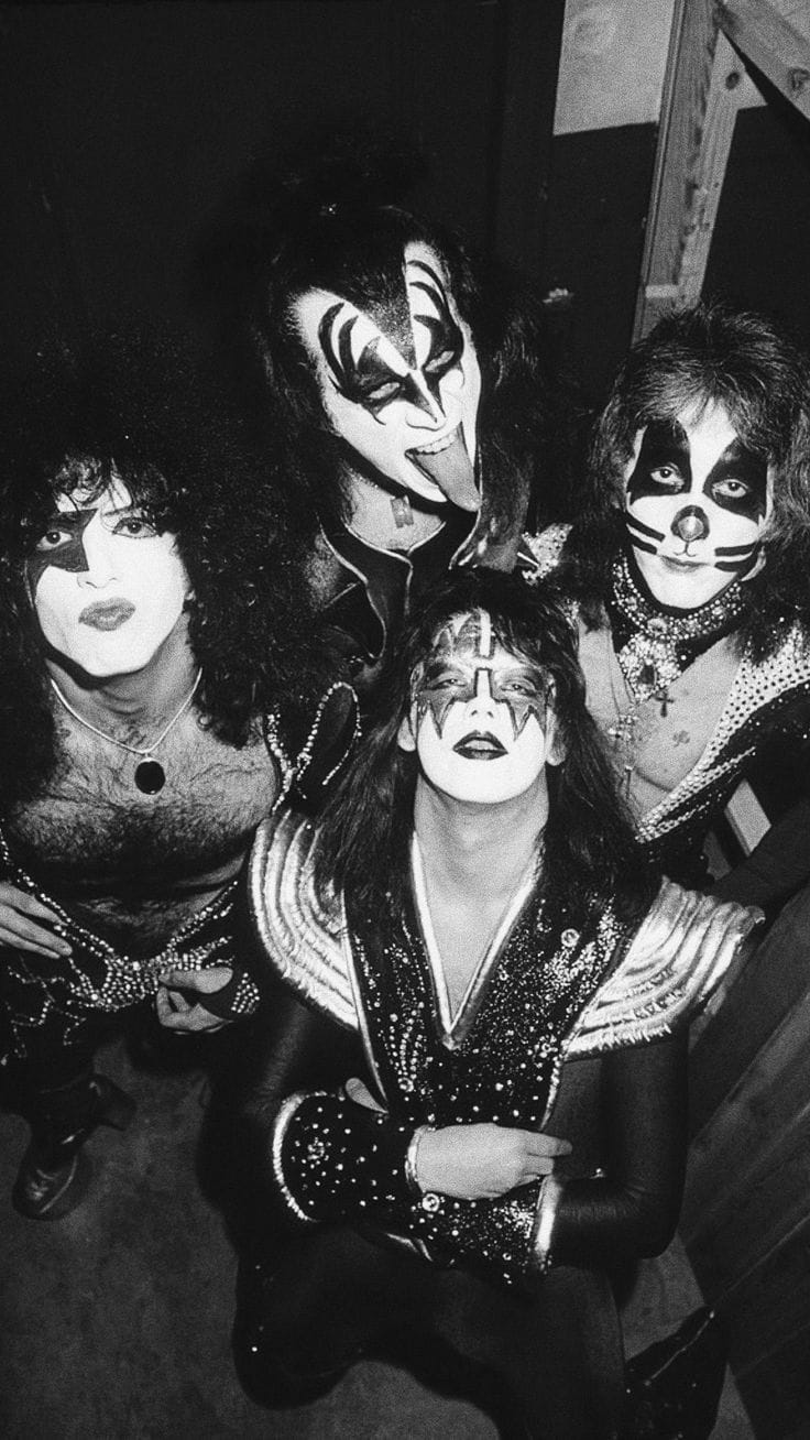 Kiss poster
